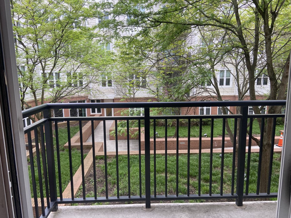 PearsonSquare's tweet photo. Happy #floorplanfriday! Our available 2-bedroom apartment home #346 offers a beautiful nutmeg finish within the home and will feature a outdoor balcony. Schedule a tour with us today! #bozzuto #bozzutoliving #apartmentliving #pearsonsquare #fallschurchcity https://t.co/ilG2E8h6fA