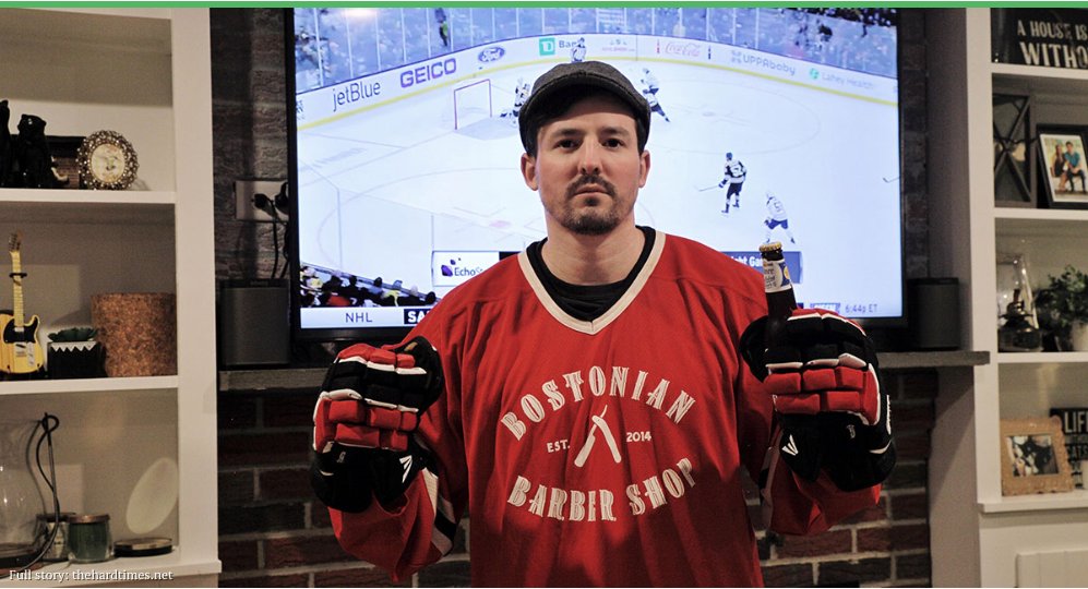 REALpunknews's tweet photo. Mid-Twenties Hardcore Fan Enters His “Liking Hockey” Phase https://t.co/9p8V7T37hf https://t.co/anmmwwtDOh