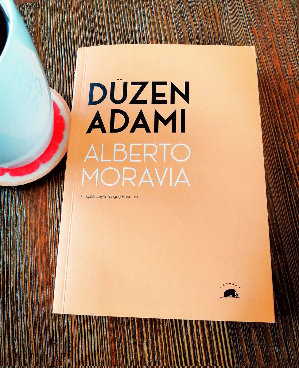 Kendi normalinden kaçıp iktidarın içinde huzur bulacağını sanan tüm düzen adamlarının kitabı. 

'Sana söylemediler mi zavallı oğlum? Normal olan evlenmen, çocuk sahibi olmandır.' 

#albertomoravia