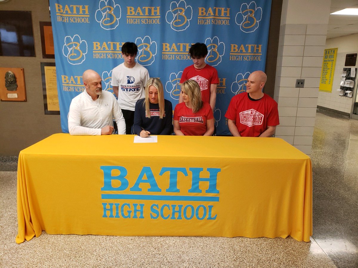 Congratulations to Ava Craddock for signing to play basketball at Dyersburg State.