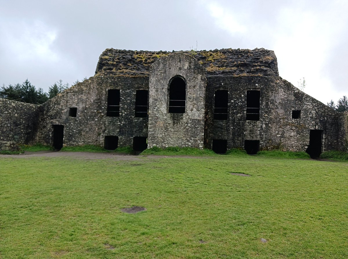 EliotACG's tweet photo. The Hellfire Club gave me some experiences I will never forget. #hellfire #paranormal #ireland #ghosts #shadowfigures #ghosts https://t.co/QvvLi58SeO