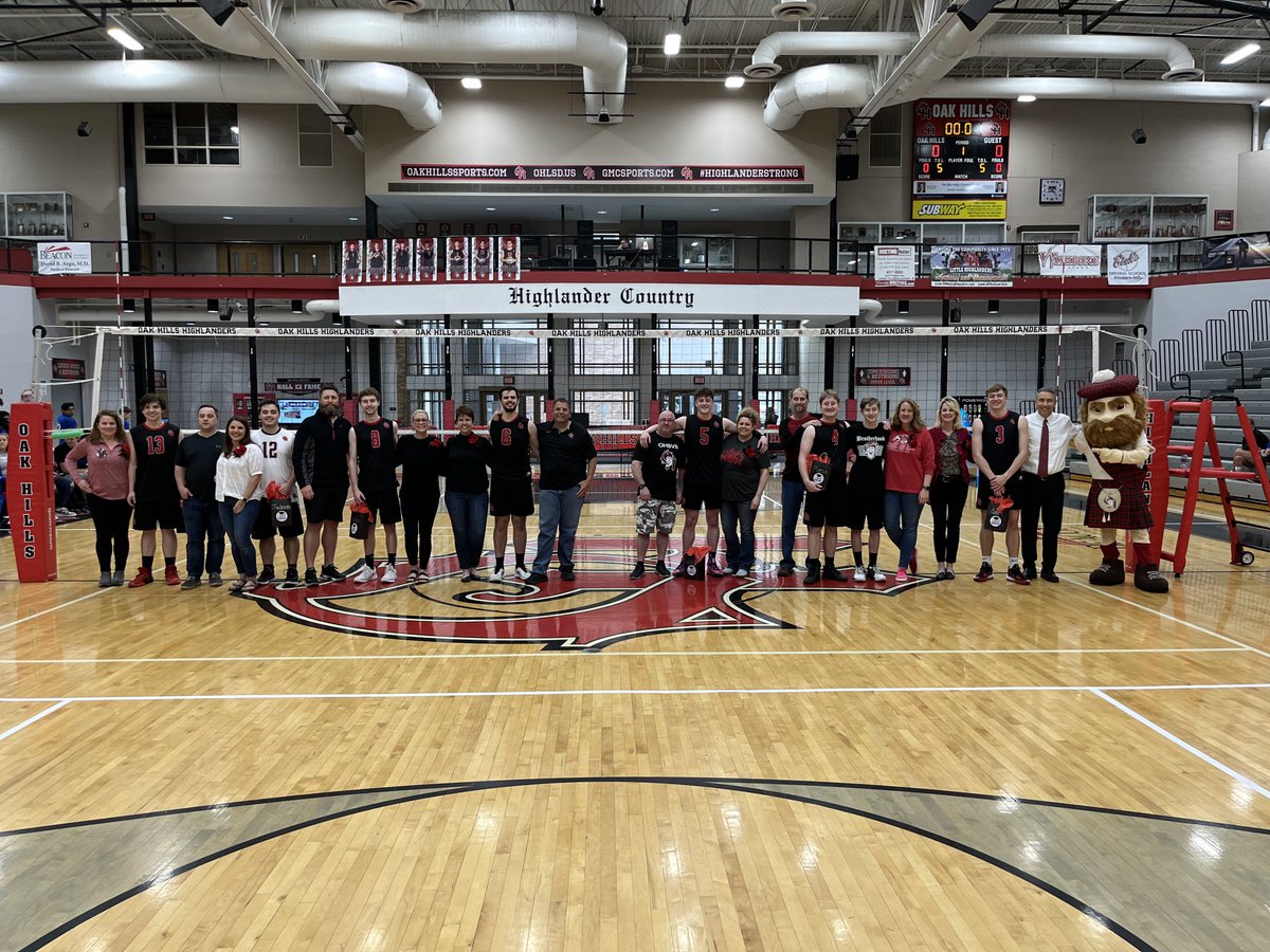 WeAreOakHills's tweet photo. ⁦@OakHillsBoysVB⁩ with their senior night!  We are in a celebratory mood ⁦@OHLSD⁩ ⁦@gmcsports⁩ ⁦@CoachKPross⁩ ⁦@OhhsHighlander⁩ ⁦@OHBoosters⁩ ⁦@OHHSRedSea⁩ https://t.co/IU4eZx7Mgi