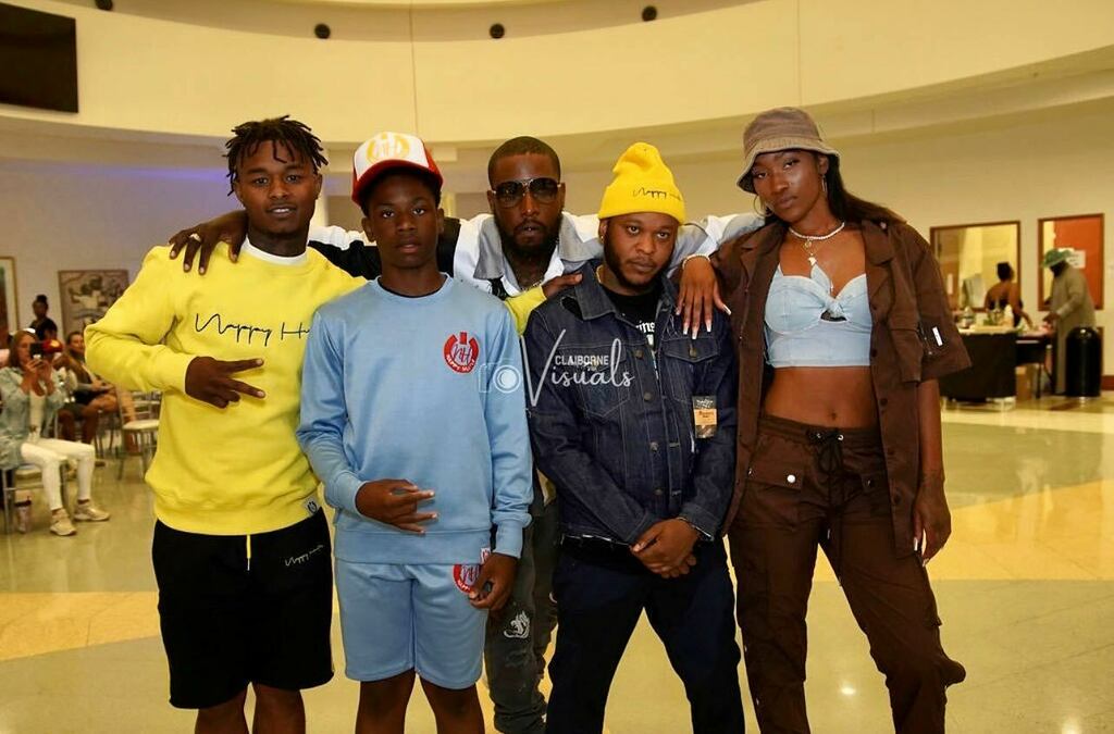 MMBTVATL's tweet photo. ‘What was meant to hold us back, empowered us to hustle even greater.’ - Nappy Hustle fashion presentation 
📸: @claibornevisuals https://t.co/TTWoSegx9T https://t.co/h8L9PIjZFa