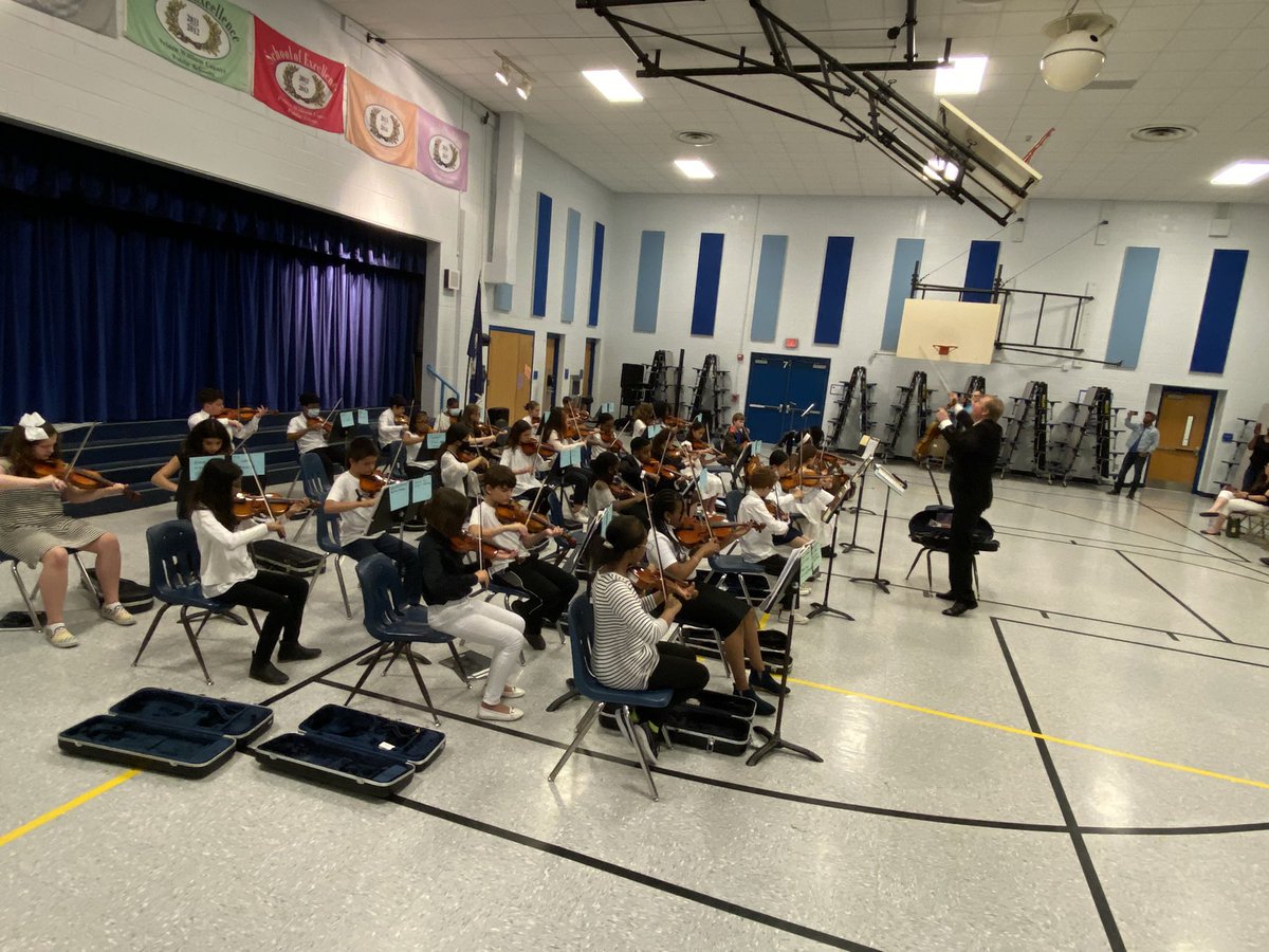 WestridgePRIDE's tweet photo. #stringsconcert @PWCSNews Scott Wilkins led the WRES strings students in a marvelous concert this evening. https://t.co/YavrGvLGP5