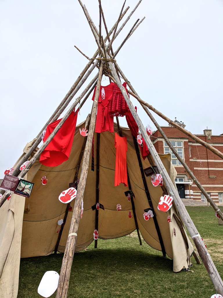 EPSBNews's tweet photo. Today, some #EPSB schools wore red to honour #RedDressDay while others like @WestmountJH participated in projects to educate and raise awareness about the disproportionate violence against Indigenous women, girls and two-spirit people. https://t.co/z2LX1PnAev