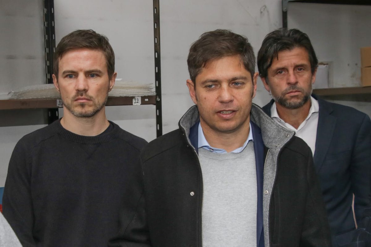 ArielFerAguilar's tweet photo. En #VicenteLopez con el Ministro @CostaAugusto9 acompañamos al Gobernador @kicillofok a la inauguración de la planta de la fábrica de instrumentos musicales Tevelam. Las #pymes invierten porque cuentan con un #EstadoPresente en esta #ProvinciaIndustrial https://t.co/OxXqGhg8eT