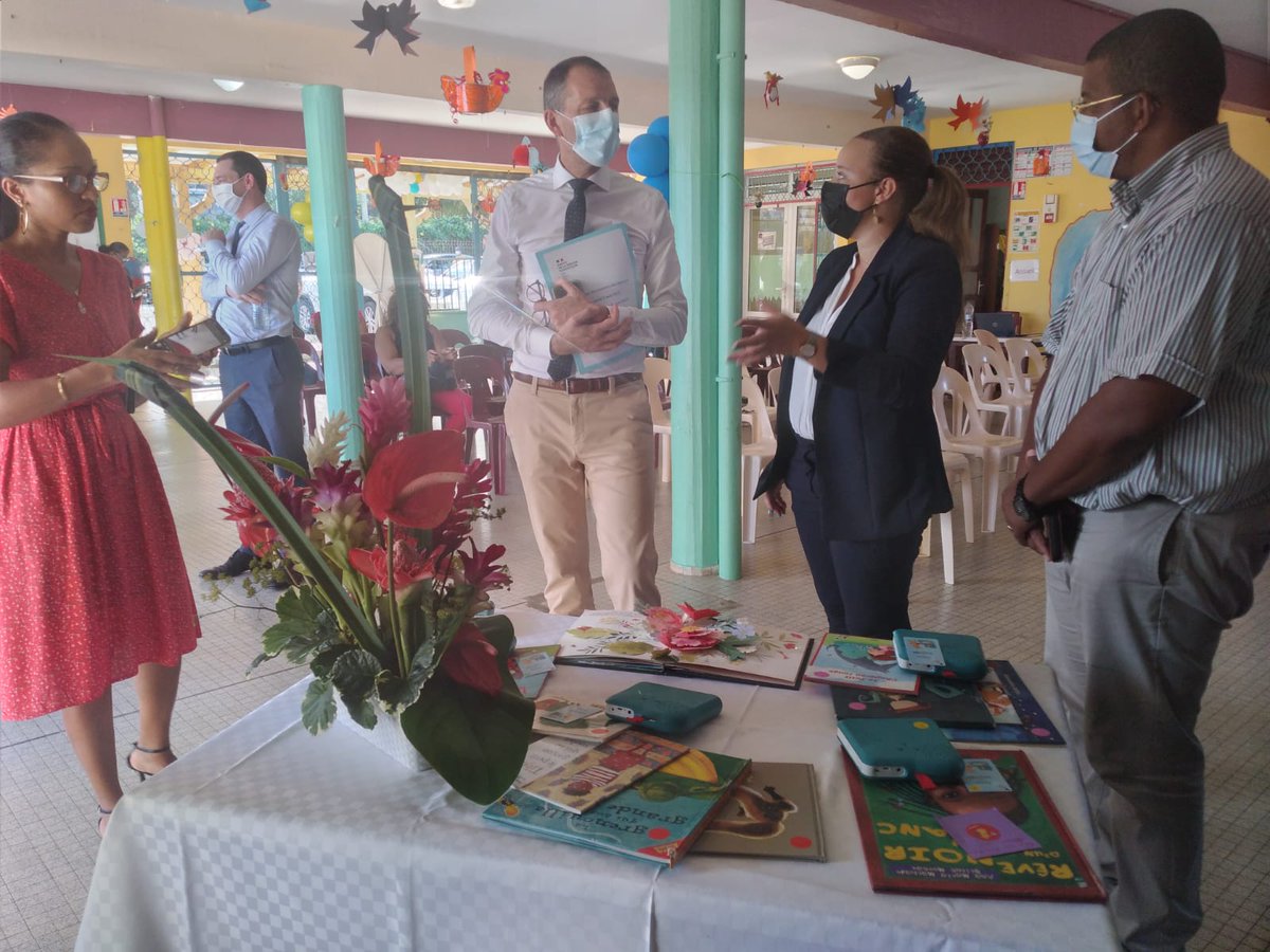 Prefet971's tweet photo. ➡Conteuse audio sans écran, Bookinou permet aux enfants de lire en écoutant des histoires enregistrées par des personnes de leur entourage et/ou les équipes pédagogiques. https://t.co/DRFr779szz