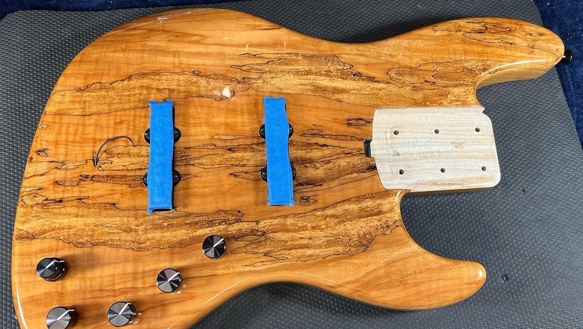 nordstrandaudio's tweet photo. I just installed the #NordstrandAudio NJ5-70 and 3B in this M21-J5. #ValentiBasses #SupportSmallBassBuilders #SupportSmallBuilders ( #📷 @valenti_basses )
https://t.co/k4uaTggTXX https://t.co/pFQJx27Cne