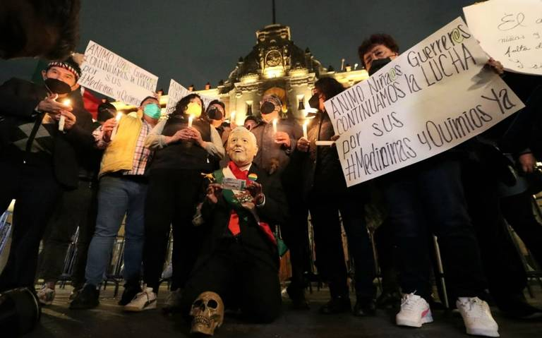 ludoliaplay's tweet photo. En #México hay crisis por la falta de medicamentos para atender el #cáncerinfantil. Los padres de familia se manifiestan. Queremos ayudar con quimioterapias. Apoya la colección #NFT #FreedArt. Comparte y hagamos una comunidad de apoyo internacional. https://t.co/1HEIDDRnTz