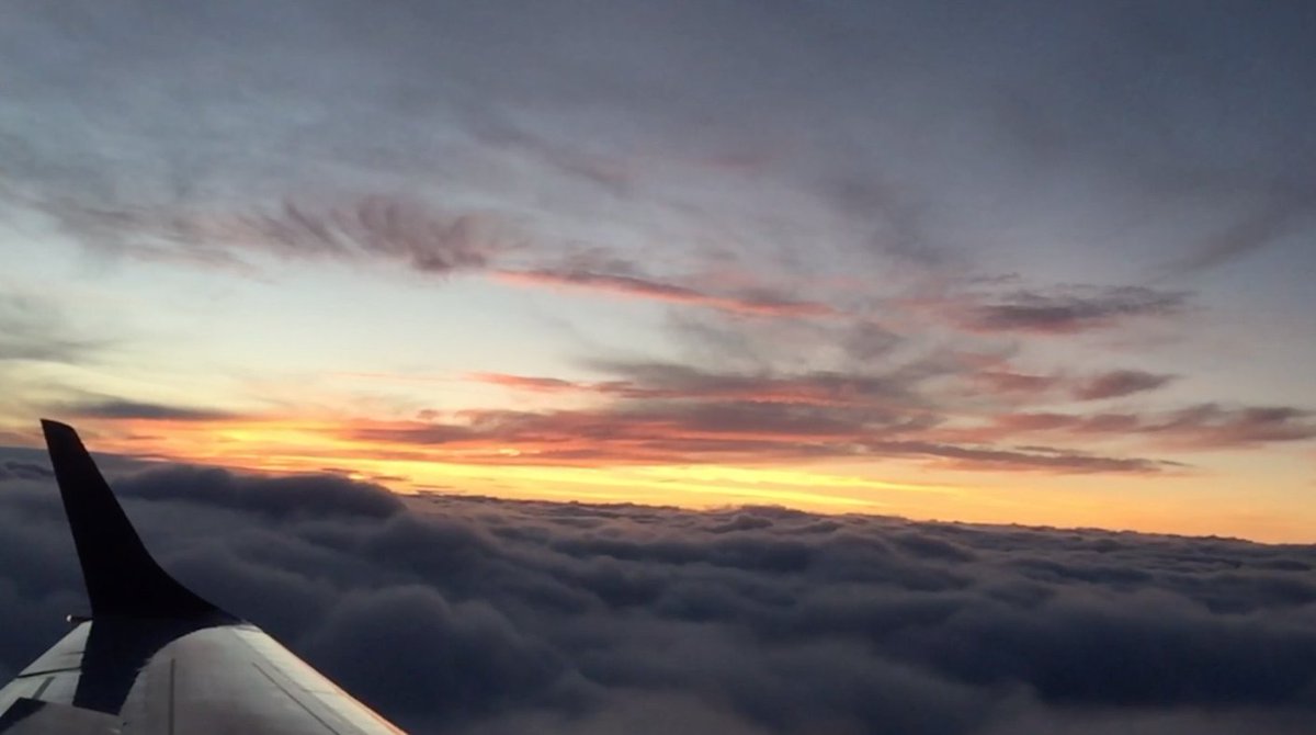 BradleyJayChat's tweet photo. Did you know that news anchor #JoeMathieu is a superb #guitar player. Check out this random #travel moment, as a #plane slips from #sunset into a cloud bank. The soundtrack is an original piece of mine featuring Joe Mathieu on the lead guitar. #bloomberg https://t.co/aqgyZ259sd