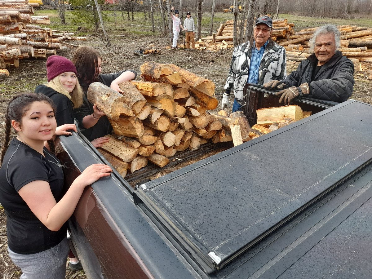 TurboTimmy57's tweet photo. Another awesome day chopping wood out at Shelley! We got the chance to meet some local elders and load them up with wood. @DeadPine57 @SD57PG @CanforCorp @Stephymarie33 @SD57Indigenous https://t.co/nVlqEDHaW8