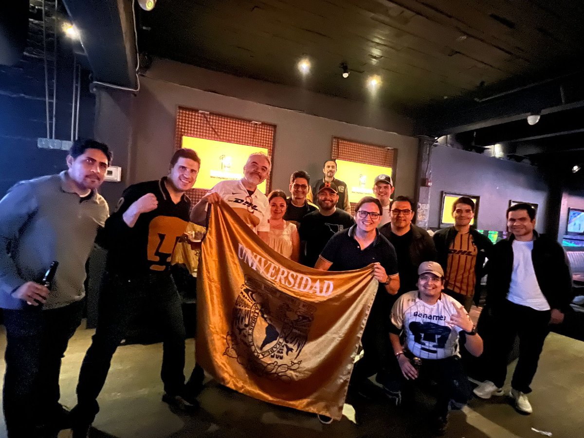 DcUnam's tweet photo. Gracias a toda la afición @PumasMX de Washington, DC, por acompañarnos el día de ayer. #OrgulloAzulyOro #OrgulloUNAM #RedUNAMDC https://t.co/IqigPD6Gxy