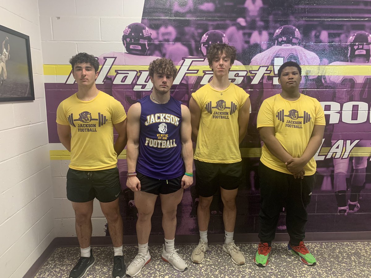 JHSPolarBearsFB's tweet photo. ‼️Lifter of the Day‼️🏋️‍♂️🏆 

Andrew Arnold

Jayden Wooten

Crew West 

Steven Bettilyon 

Jack Damis 

Joe Lattarulo - @JoeLattarulo 

Regan Malloy  

Aiden Essig 

Kv’yon Benner

#WeNotMe  #GoBears https://t.co/5V1wXeqjDg