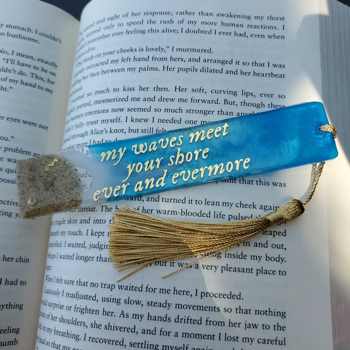 cabinsidecrafts's tweet photo. The update is live!! There's still lots of coasters left, as well as some items on sale and some ocean bookmarks! 🔮🌊 https://t.co/Mu1Boisvcp