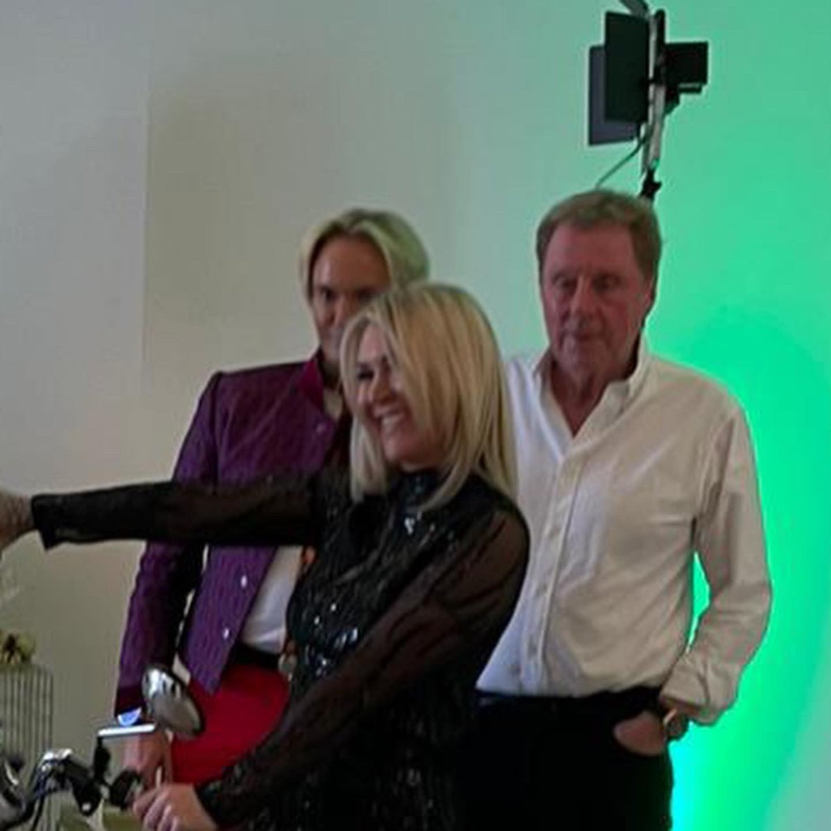 joomeara123's tweet photo. What a truly amazing night, surrounded by amazing people ! Can’t thank @paulscates and Kelly enough! Not forgetting the unbelievable Harry Redknapp ! What a true Gent ! Remember 50p plants a tree 🌲 #charity #kindessiskey 💕 https://t.co/rm2tBIxn6b