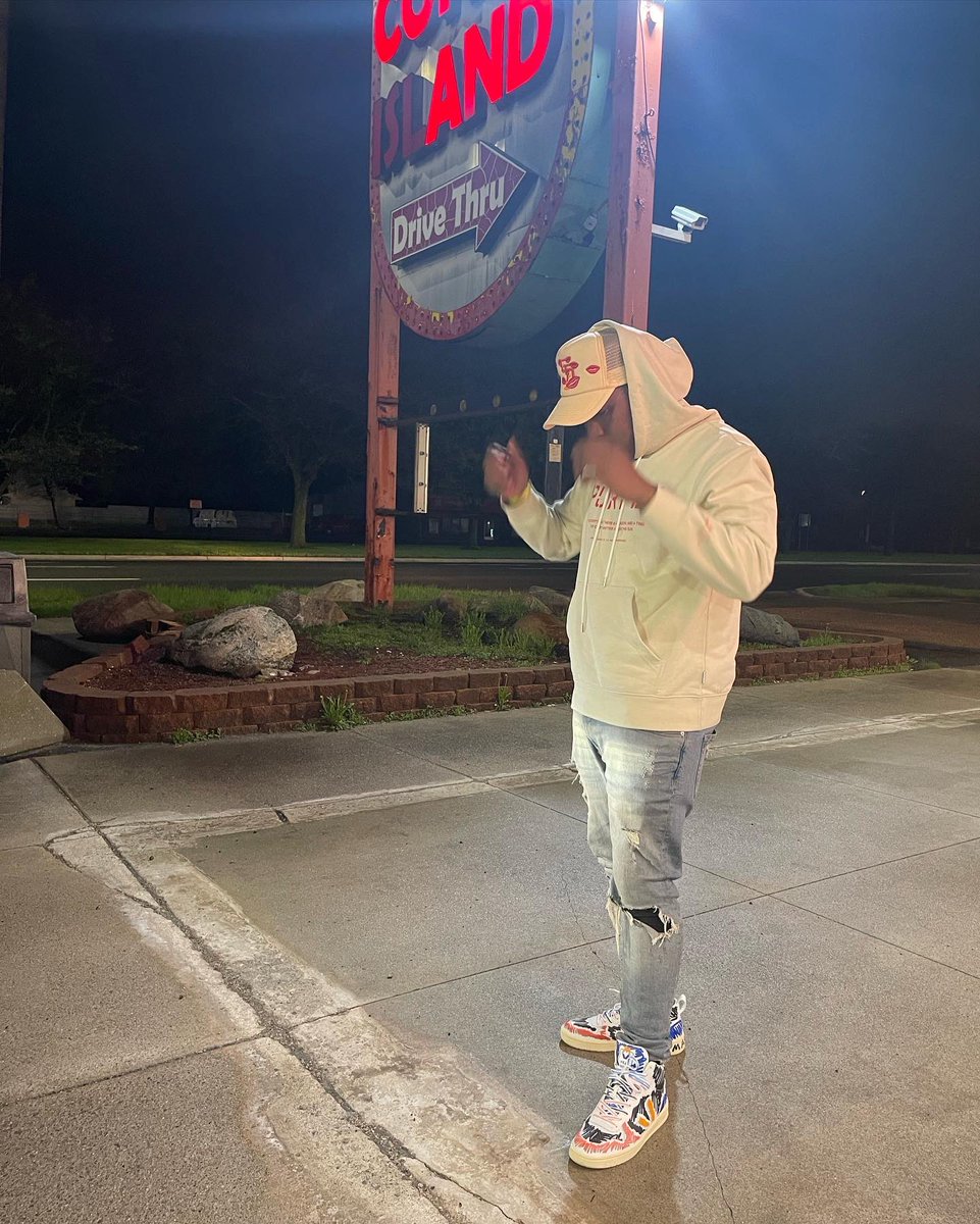 dirtyglovedre's tweet photo. gave these niggas years to get ahead and we still lapped em’ #MarniOnMe 😮💨😤 https://t.co/WH2qPRfCVH