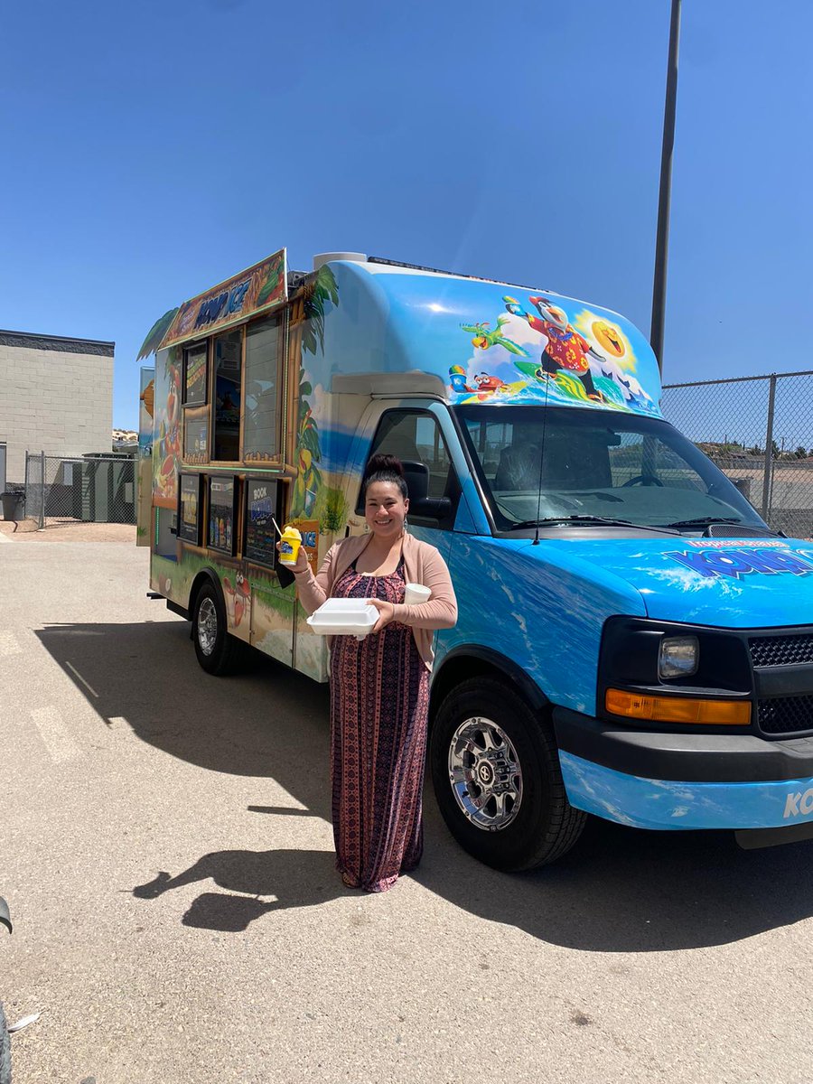 Guillen_Middle's tweet photo. Beautiful day for some Tacos 🌮 and Kona shaved ice🍧 in #ColtNation today!   We L💗VE our TEACHERS!  #TeamSISD #TeacherAppreciationWeek https://t.co/j3spNW40Xe