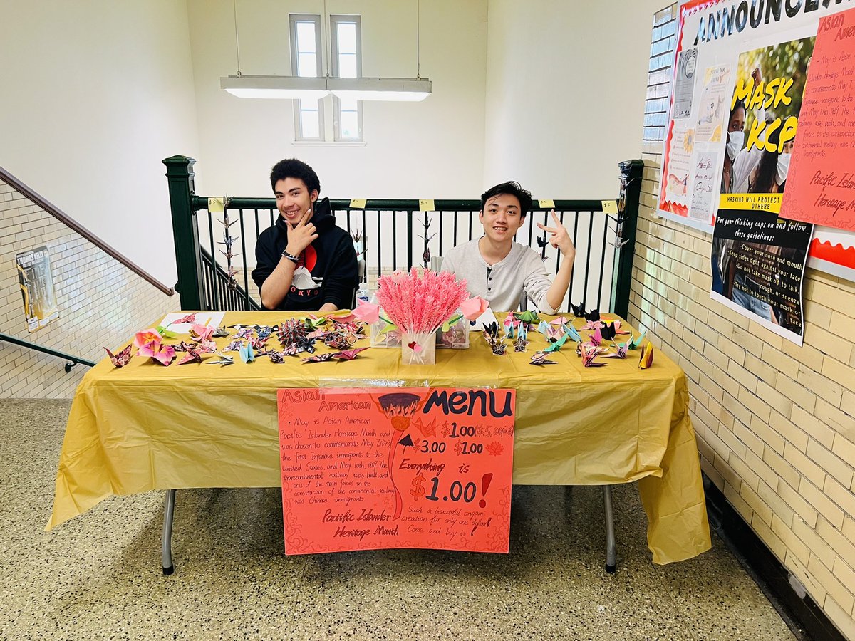 Counselor_Law's tweet photo. @ThomasKelly_HS is celebrating #AAPIHeritageMonth with #Origami fundraising! Our students are very talented! 

#AAPIMonth #AAPI #aac #AAC https://t.co/fLfHD6TV0T