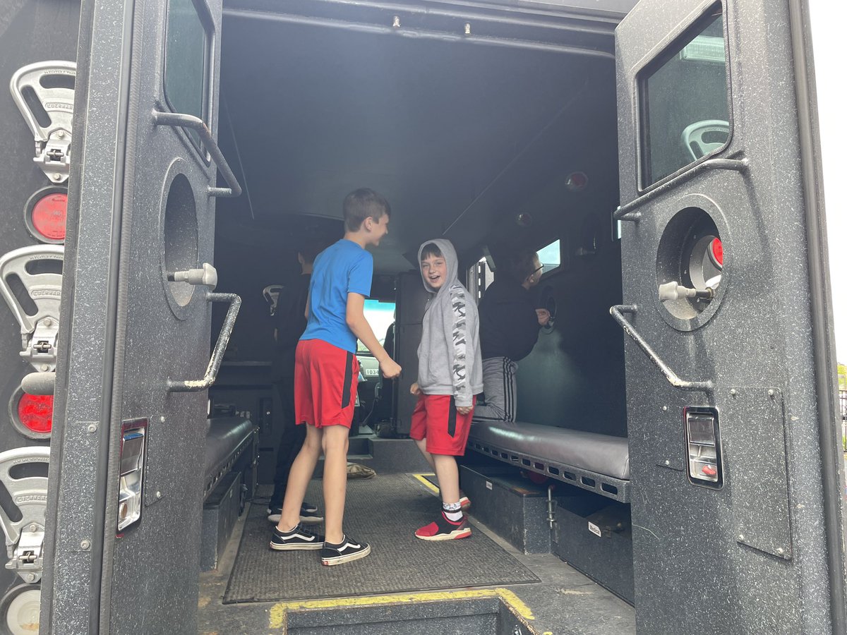 PGHTransitPD's tweet photo. Today at @BBBSPgh Bigs in Blue @AlleghenyCoPD SWAT put on an awesome demo for the kids from Aiken Elementary @KOGoldenEagles and then gave them a ride back to school in the Bear!!! #ACCAPT https://t.co/rFJhpzOj6D