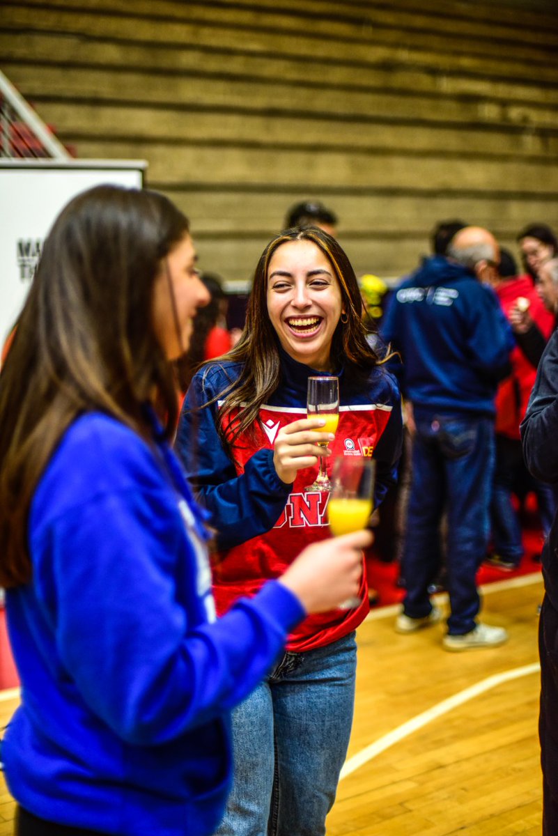 🎬 LUCES, CAMARA Y ACCIÓN que #LaLigaFemeninaLalleva 

Un MUY BUEN jueves en el CEO
😃 Lanzamiento Torneo Apertura
🤝 Convenio con #SpaldingBalonOficial 

😊 BONITO encuentro de la comunidad del básquet femenino

📝 bit.ly/3kLpPnk

#LNF | #SpaldingTF