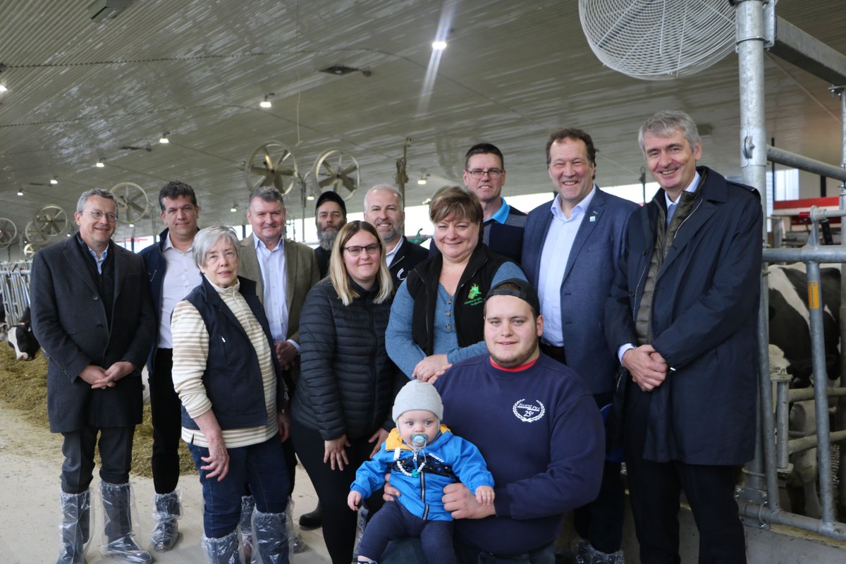Ravi d’avoir fait partie de la visite canadienne du président de <a href="/groupe_lactalis/">Lactalis</a>.  Nous sommes fiers des pratiques innovatrices et des normes élevées de nos producteurs. Merci à la ferme Le PetiBonheur pour votre accueil chaleureux!