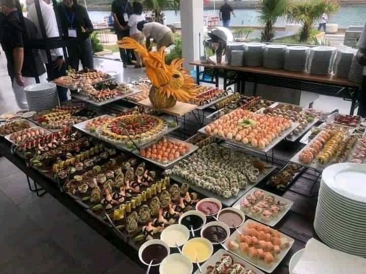 LLeontravelart's tweet photo. Mientras el pueblo cubano muere de hambre y se expone a la muerte en las selvas de centro AMERICA , los terroristas del #PCCTerrorista se burlan así de tu hambre … #AbajoElComunismo #SocialismoEsMiseria @Actions4Freedom @MIA_HAVANA #actions4freedom https://t.co/QNYAuXKasM