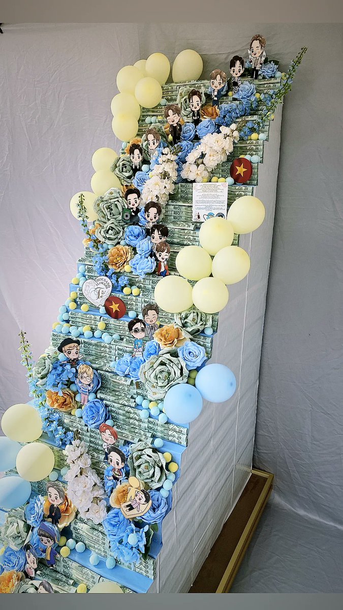 HoangHaMy0807's tweet image. ของขวัญวันเกิดนี้ได้ออกไอเดียและเตรียมมาในระยะเวลาค่อนข้างยาวนาน แต่ละรูปคือจุดสำคัญของพีพีใน 23 ปีที่ผ่านมา การได้มาเห็นพีพีเติบโตคือสิ่งที่มีความหมายกับชีวิตพวกพี่มาก
Happy Birthday PP❤️Late but don&apos;t forget!
#HBDPP23rdProject
#กิ๊บอะเวย์พีพี23ขวบ 
#HBD23rdพีพีProject 
#ppkritt