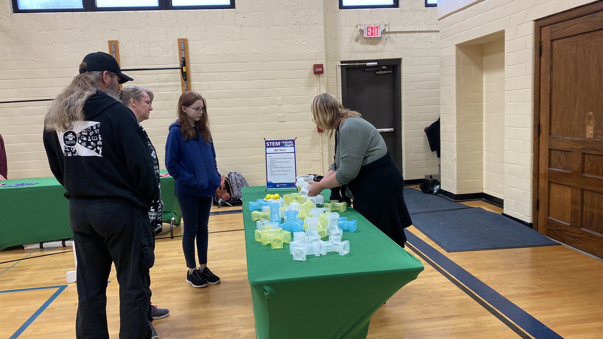MarshallUsd259's tweet photo. Stem night fun with Exploration Place at Marshall Family last tonight! Ohh what fun we had!!

#Fun #STEM #ExplorationPlace #WeareMarshall #SomosMarshall #WPS #WPSProud @WichitaUSD259 https://t.co/sn1ASbC5Bd