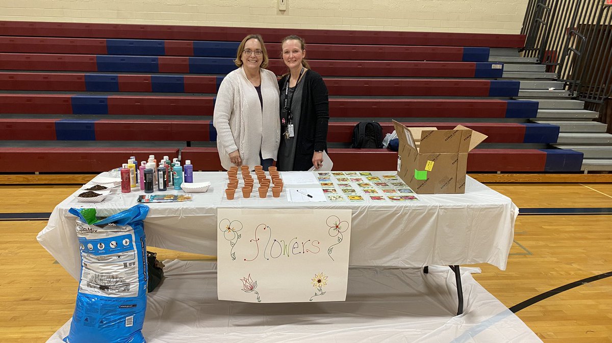 MarshallUsd259's tweet photo. Stem night fun with Exploration Place at Marshall Family last tonight! Ohh what fun we had!!

#Fun #STEM #ExplorationPlace #WeareMarshall #SomosMarshall #WPS #WPSProud @WichitaUSD259 https://t.co/BIstN5SlaK