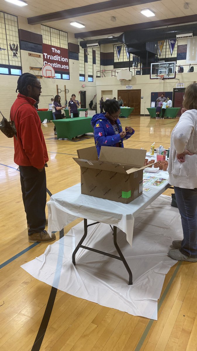 MarshallUsd259's tweet photo. Stem night fun with Exploration Place at Marshall Family last tonight! Ohh what fun we had!!

#Fun #STEM #ExplorationPlace #WeareMarshall #SomosMarshall #WPS #WPSProud @WichitaUSD259 https://t.co/B67xlJe6pO