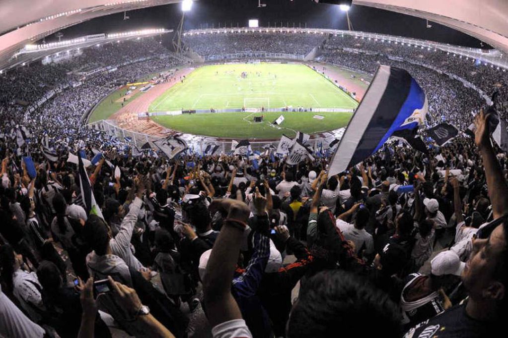 tallerestwitea's tweet photo. 6/5 Día del hincha de Talleres. 

A 8 años de aquel 6 de mayo de 2013, donde un día de paro de transportes, Talleres colmaba el Kempes con 62mil personas en la tercera categoría frente a San Jorge de Tucuman. Logrando el ascenso con gol de @MaxiiVelasco💙

Feliz Día T💙 https://t.co/mXIrxbR7f8