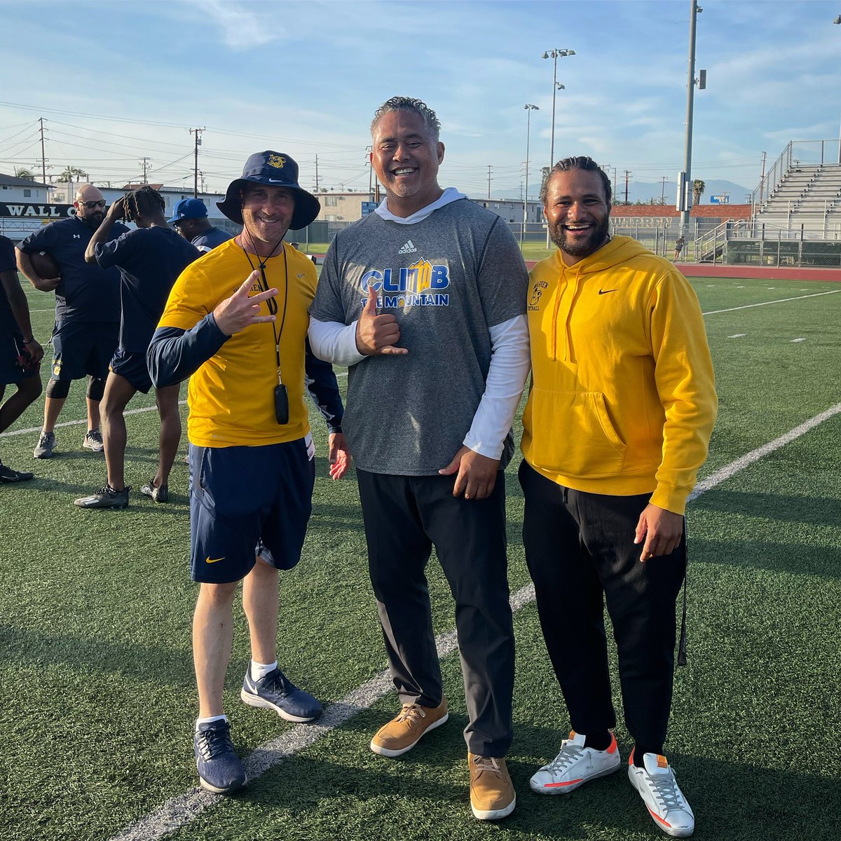 COACHSTACE_'s tweet photo. THANK YOU TO COACH SEUMALO AND @SanJoseStateFB FOR COMING OUT AND CHECKING OUT MY GUYS!
#NEWWARREN https://t.co/JZkVQrritI