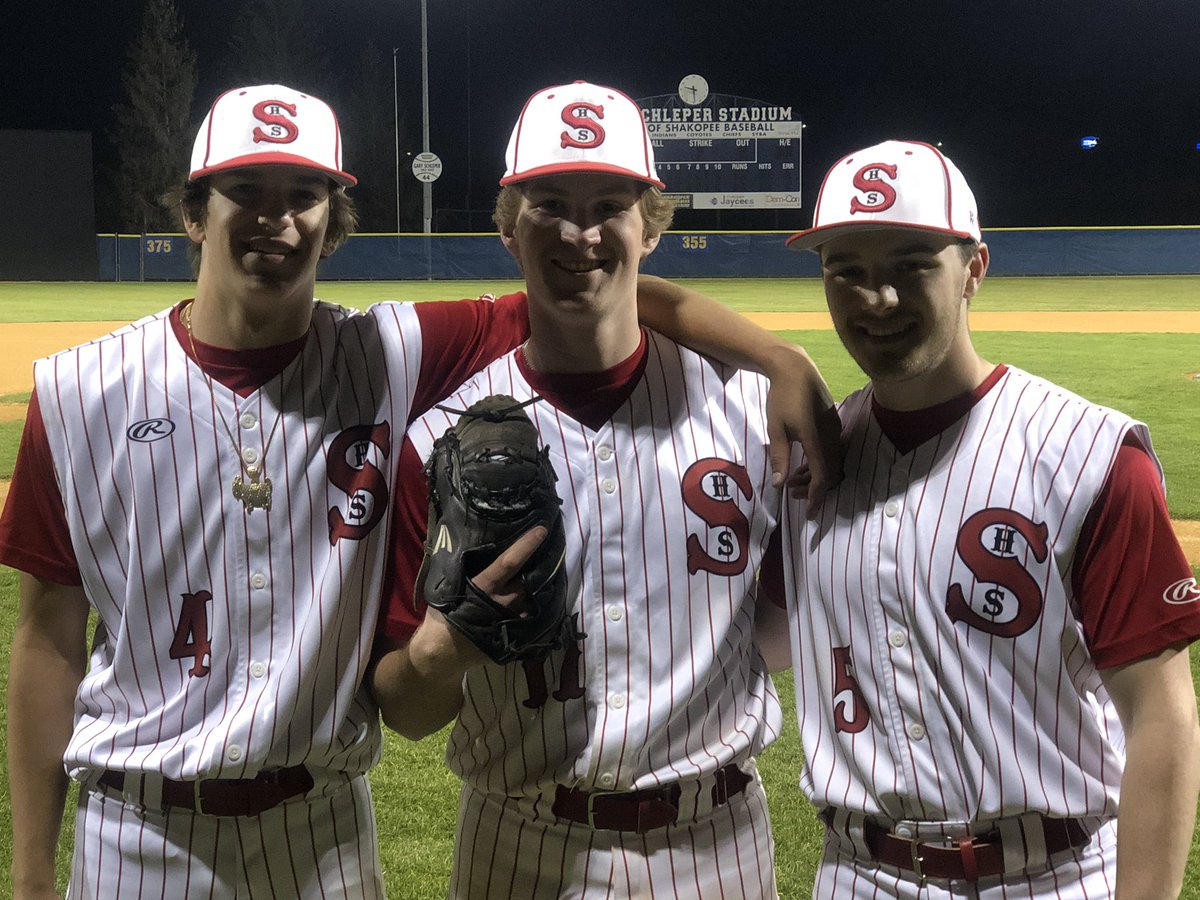 tschlepe's tweet photo. Sabers get back in the win column scoring 9 straight in a 9-4 win over Lakeville North. John Sullivan got the win on the mound and Cade McGraw picked up the 3-inning save. Joe Roder was solid behind the dish wearing a LH mitt… https://t.co/XieF9C2oj9
