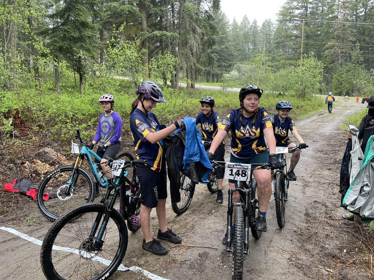 cmcwhinney's tweet photo. Nice work @SD22Vernon High School Mountain Bike Team. You raced through monsoon rains and tough course conditions. I couldn’t be more proud of how you represented your schools. Outstanding results with many of our riders on the podium! #sd22rides https://t.co/88nhBRW2Pn