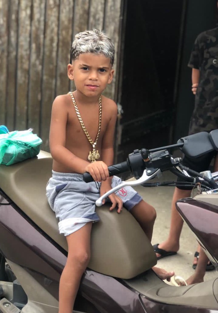 A genética é boa meu mundão 💙