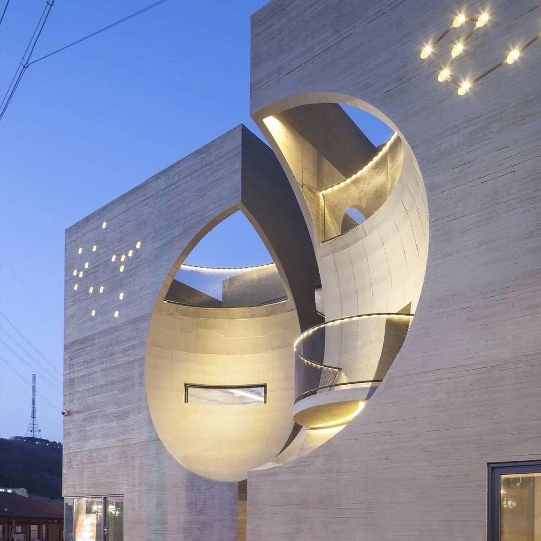 architectsideas's tweet photo. love that curves???

What are your thoughts about this beautiful architecture...

for more architecture ideas: https://t.co/UL0SbLdRNp

#architecture  #Architect #architecturelovers #architecturephotography #architects #Korea #TGIF https://t.co/vTd5JZKaUn