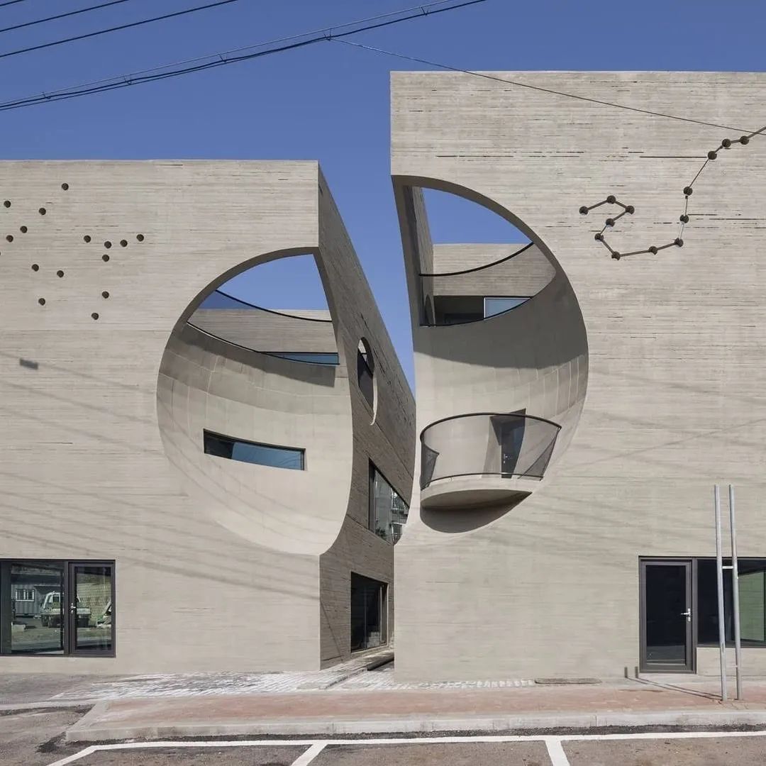 architectsideas's tweet photo. love that curves???

What are your thoughts about this beautiful architecture...

for more architecture ideas: https://t.co/UL0SbLdRNp

#architecture  #Architect #architecturelovers #architecturephotography #architects #Korea #TGIF https://t.co/vTd5JZKaUn