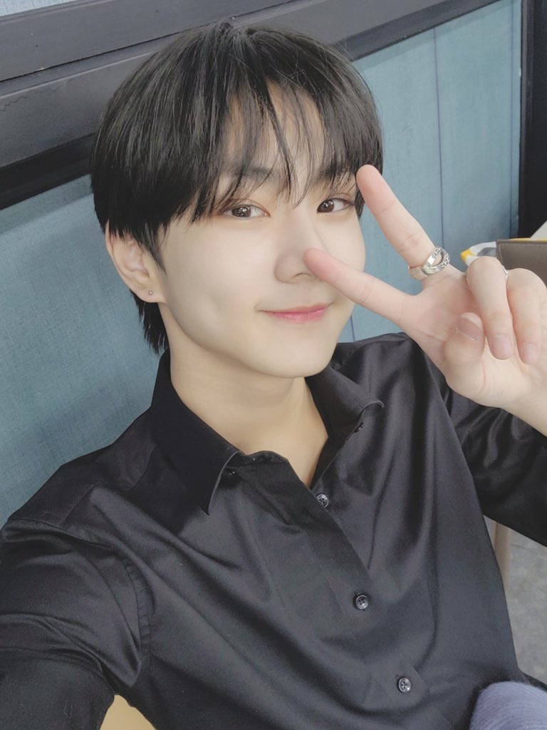 enhypyn's tweet photo. hello, wonie 🖤 https://t.co/rOW8FwjUXU