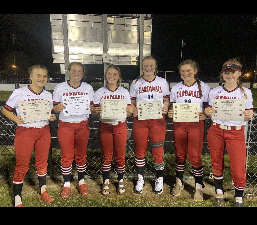 KyleighL2024's tweet photo. So proud of this team right here. This year has been so great with all of y’all and I can’t wait to see what the future holds. Let’s finish this season strong in the play offs and battle to try to bring home another championship. @ewilkessoftball @CheekFCNC https://t.co/fl3Q1pzNkg