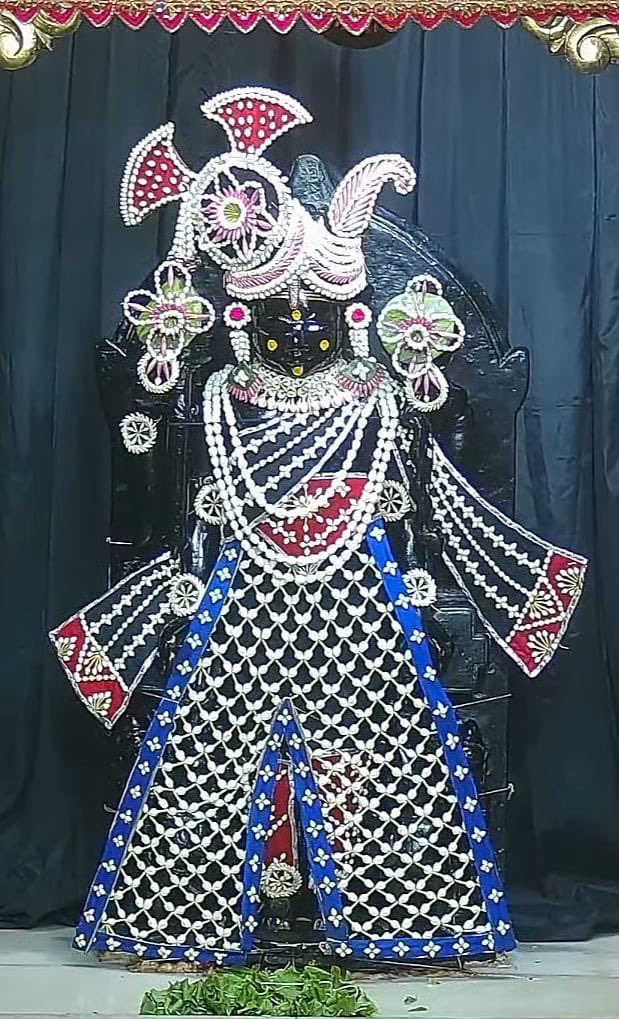 dwarka_today's tweet photo. દ્વારકાધીશ મંદિર મંગલા આરતી દર્શન દ્વારકા ગુજરાત https://t.co/TTEGHsbgGD