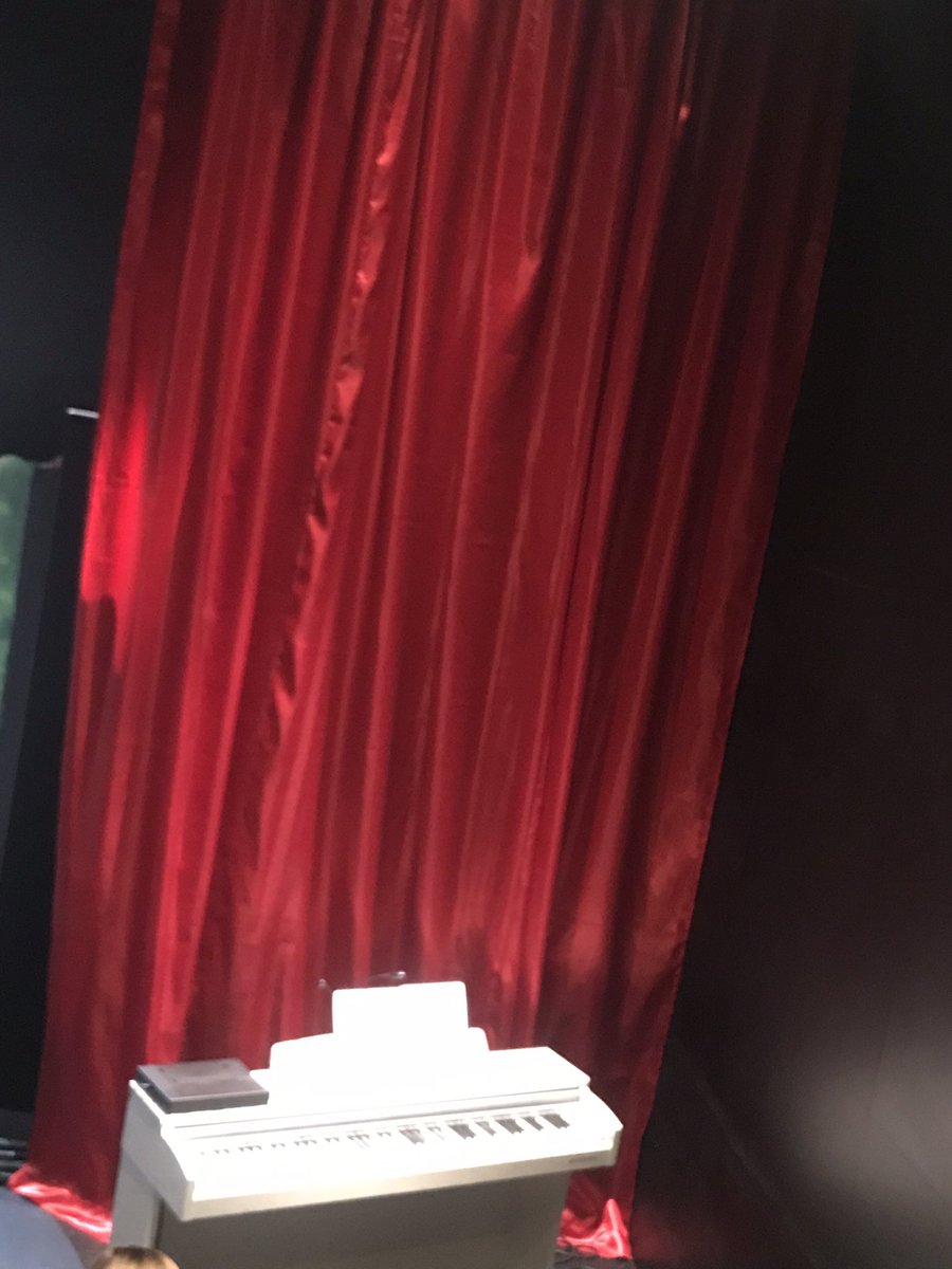 SamanthaCrisol's tweet photo. 😍🎭🎟Hoy tocó ver con @Teatromania_MX @alasbutacas 🖤🎭💛🙌🏻#DetectivesyLadrones🕵🏼‍♂️💎🤏👩🏻🚬🦅👩🏻‍🦲🧨🥃🕷🗡🎹🎼🎵🎶aquí en mi 🥰teatro fav! @teatro_milan @ForoLucerna 💙🏢🎭 @detectives_y 👏🏻👏🏻👏🏻Una farsa muy cómica que recrea la esencia de las producciones televisivas de los años https://t.co/99wquQi8GG