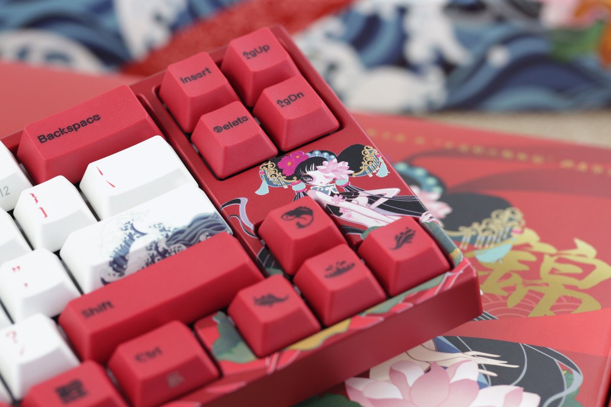 fumoshop's tweet photo. 皆様GWは楽しめましたか！？
５月はふもっふオススメ商品を沢山ご紹介していきます！
本日はVARMILOのKoiシリーズ！🐟✨ https://t.co/lBhAo5vpip