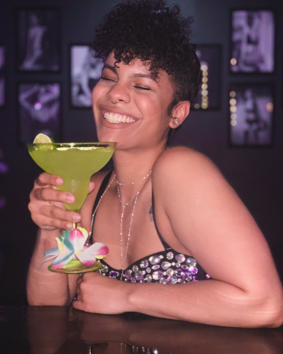 AstoriasSecret's tweet photo. 70 degrees outside on CINCO DE MAYO😱 Cool off with some $8 Tequila Sangrias🍷/Margaritas🍸
THATS RIGHT $8 #cincodemayo2022 https://t.co/9y8BcmrYNa