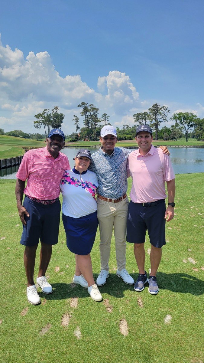 JillThomas26's tweet photo. What a special couple of days supporting the @APGA_Tour & a very special thanks and shout out to @BillyHo_Golf for all that you do to make a difference and create opportunities for these deserving players! #MakeGolfYourThing #PGATSS https://t.co/ndODr23qqE