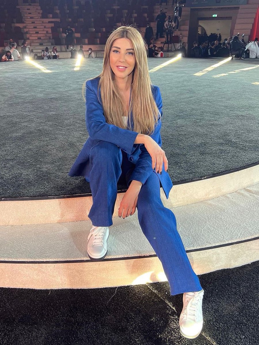 PepeKalil's tweet photo. #fi_male @LBCILebanon 
#كارلا_حداد 
يقبرني صوتك و جمالك يا سكسي لددي لبنانية كارلا حداد ♥️ يا احلى ملكة جمال بالكون 
@CarlaHad 💘 https://t.co/Ts7f7NMp8D