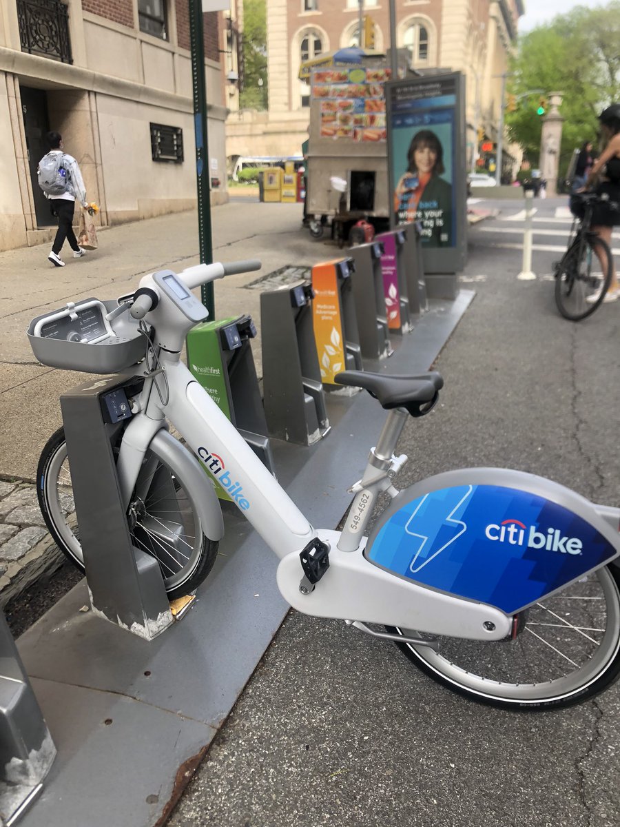 __lynnei's tweet photo. got to ride the new @CitiBikeNYC ebike today!!! 🚲🚲🚲 10/10 https://t.co/POVprT9xyk