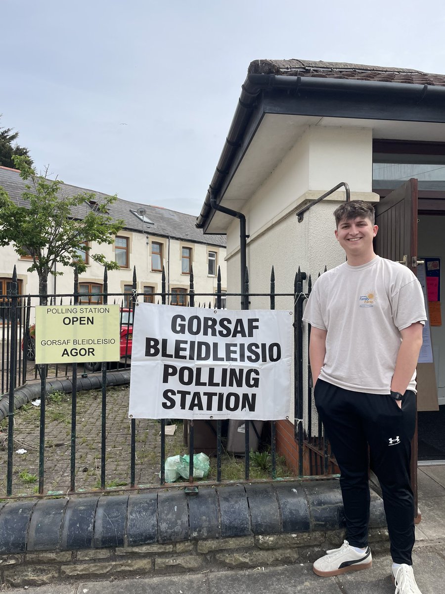 Teimlad rhyfadd gweld enw eich hun ar bapur pleidleisio, ond yn falch iawn o fod wedi rhoi fy hun ymlaen fel ymgeisydd mewn ward sydd yn byrlymu gyda myfyrwyr. 🗳 🌼🤝🍃 Braf gweld cytundeb cyfoes rhwng <a href="/Plaid_Cymru/">Plaid Cymru 🏴󠁧󠁢󠁷󠁬󠁳󠁿</a> a <a href="/cardiffgreens/">Cardiff, Vale, and Valleys Green Party</a> Llawer yn dweud eu bod eisiau gweld newid! ❌🗳