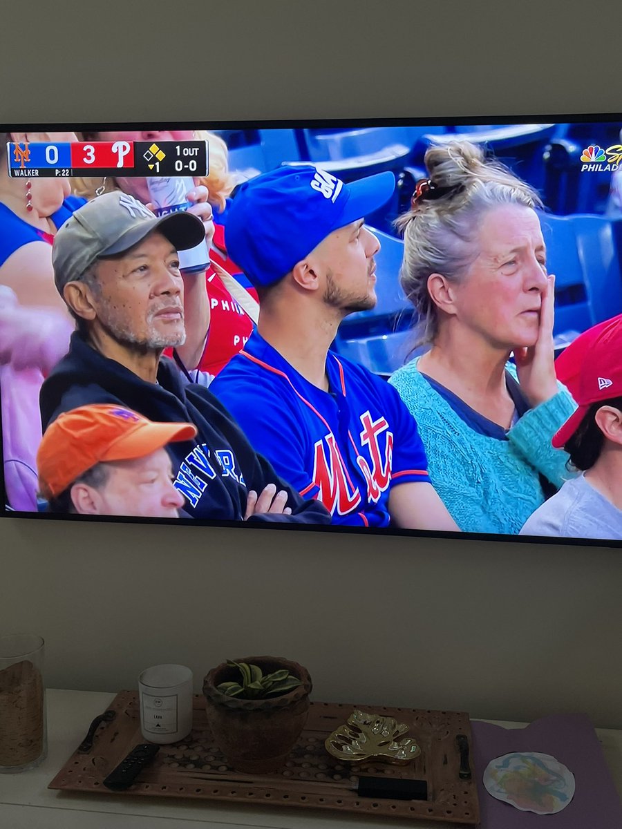 ImZamo's tweet photo. @NBCSPhilly someone get Santiago Robertson a Phillies hat. https://t.co/xTXCsgnghf