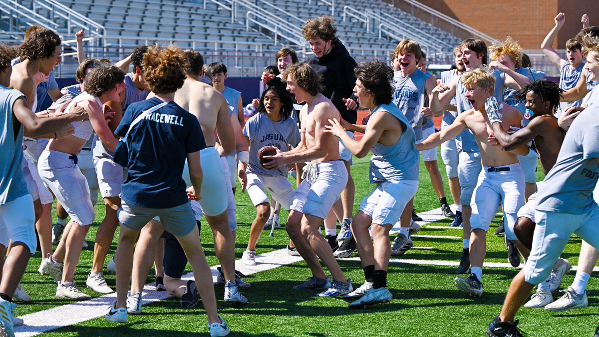 lorenziniphotog's tweet photo. Last day of spring practice saw the Coaches take on the Seniors in a game of 7-on-7! Most requested photo was the TD catch by Coach Basil. The guys were so amp'd they mugged Coach before he could even stand up. https://t.co/7B3VRCOnou