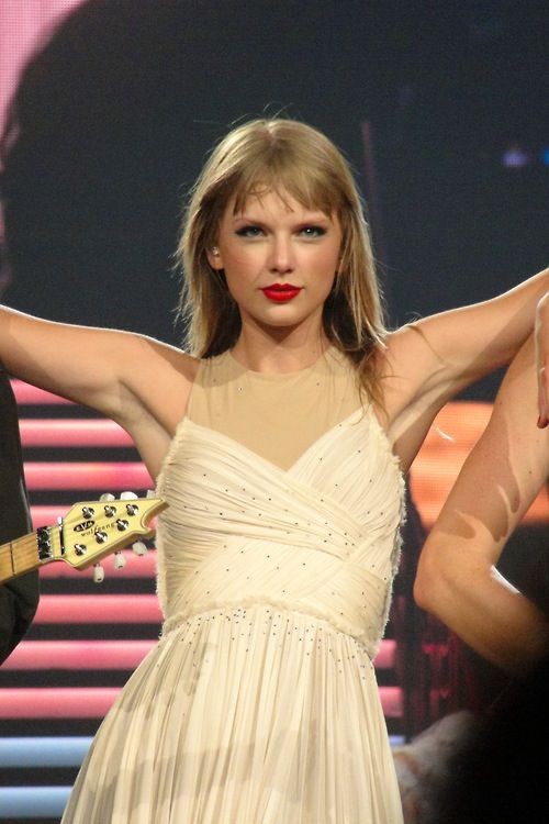 rareswiftpics's tweet photo. https://t.co/bzIuZ6jkZ1